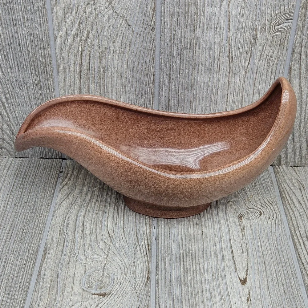 Red Wing USA 1582 Mid Century Modern Asymmetrical Wave Planter Copper Speckle